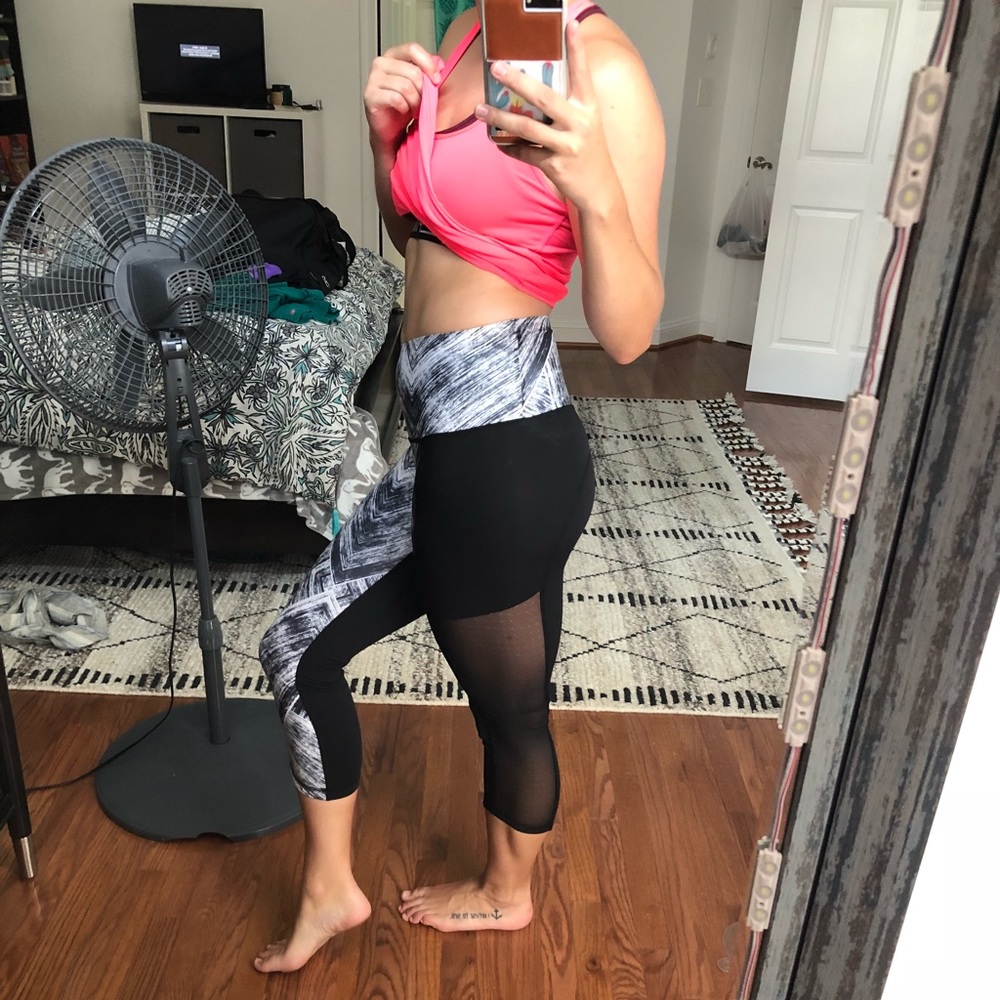 Lululemon Hot To Street Crop